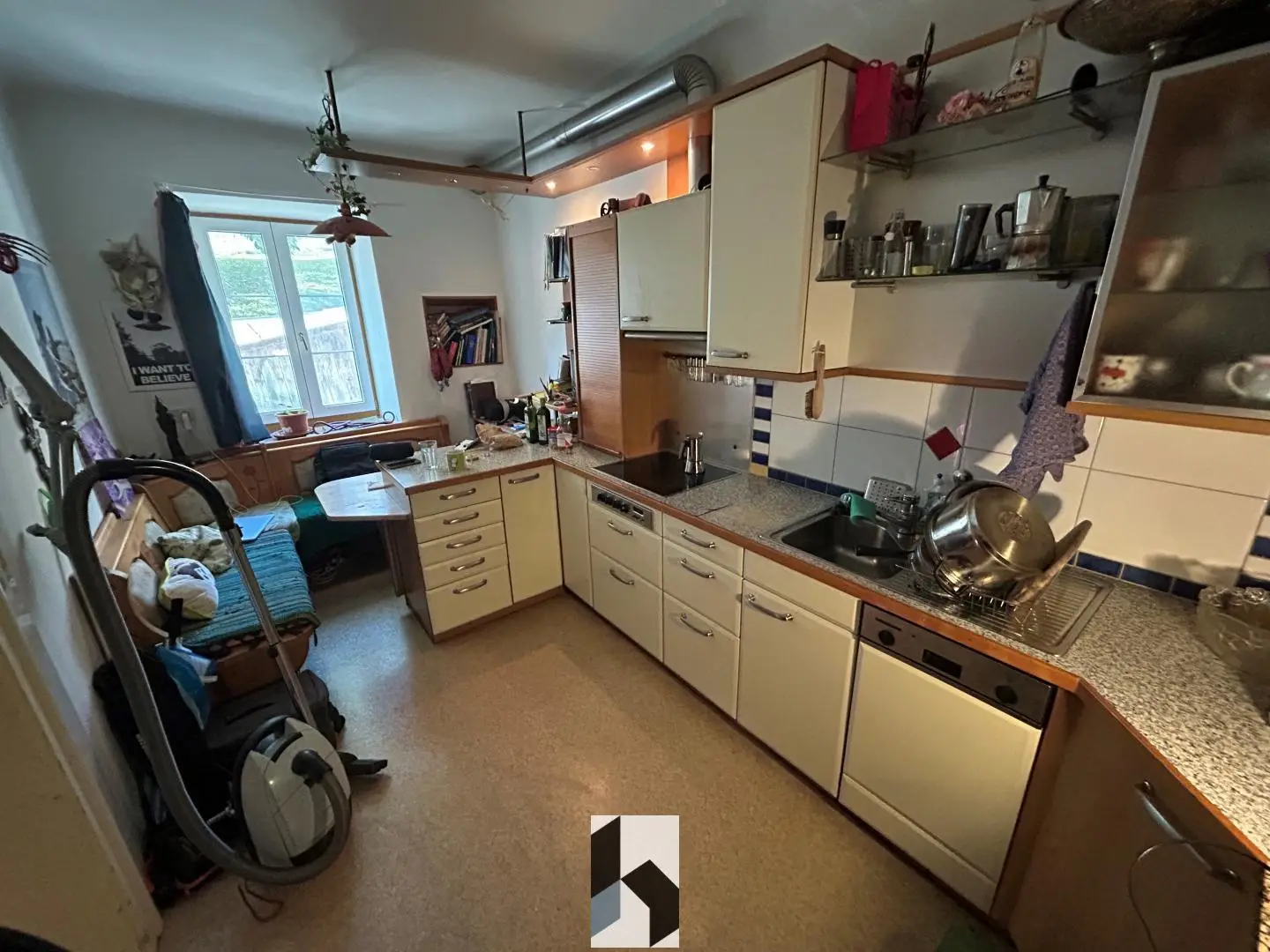 Souterrainwohnung mit Terrasse und Freiparkplatz