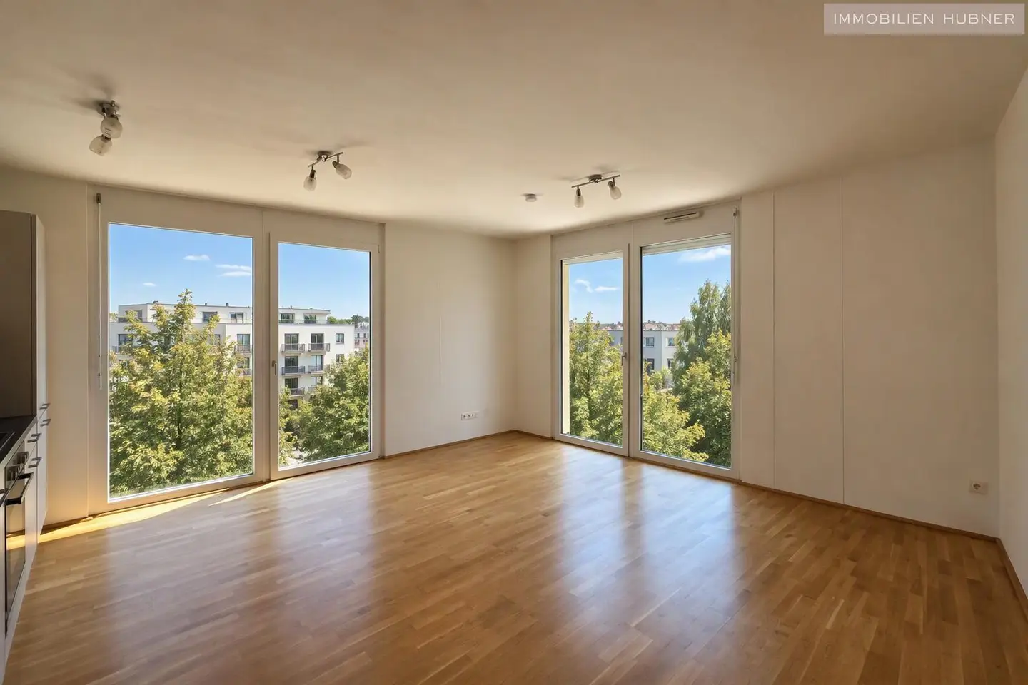 Neubauwohnung mit Deckenkühlung und Balkon