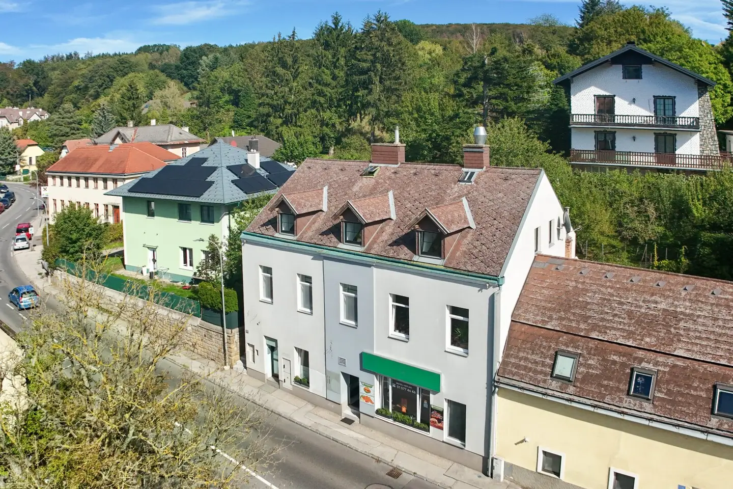 Wohn- und Geschäftshaus mit Gastro-Lokal und 3 Wohneinheiten in Mauerbach