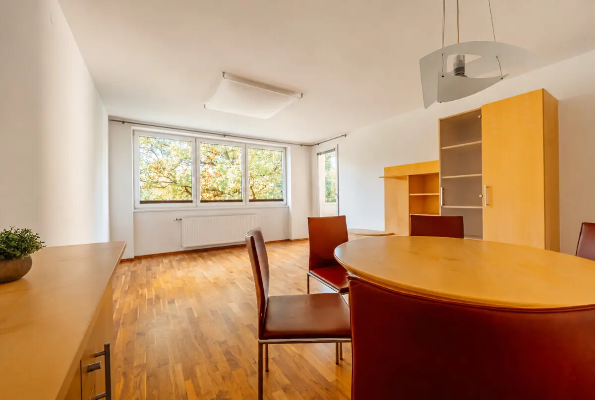 Helle Wohnung mit Salzachblick und Balkon