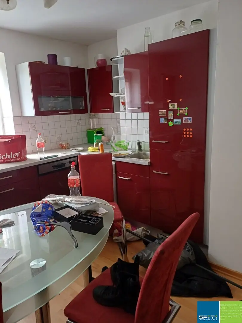 Traismauer: günstige sanierungsbedürftige Kleinwohnung im 1. Obergeschoß