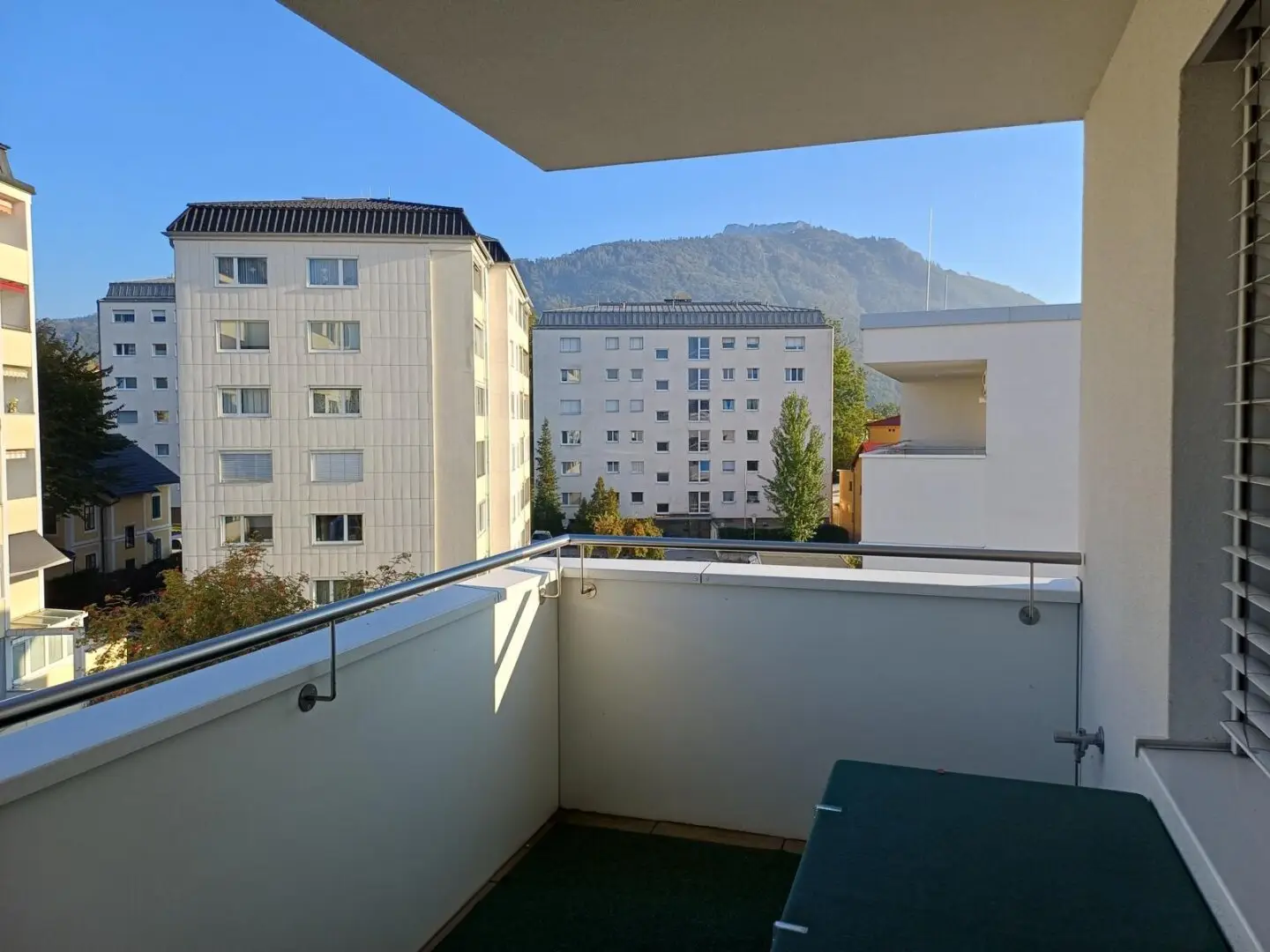 Neuwertige, vollmöblierte Wohnung in Seenähe – mit etwas Seeblick vom Schlafzimmer!