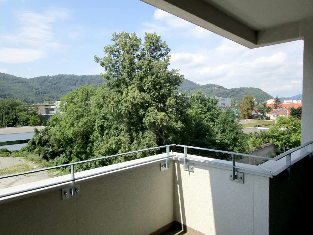 Helle Wohnung mit Balkon und Top Aussicht