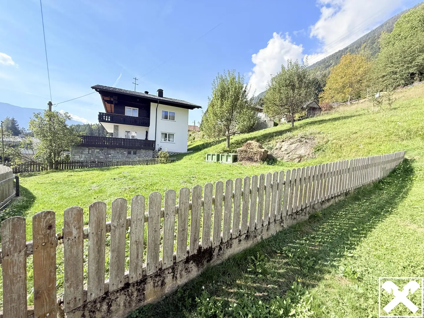 Garten westseitig mit Zaun