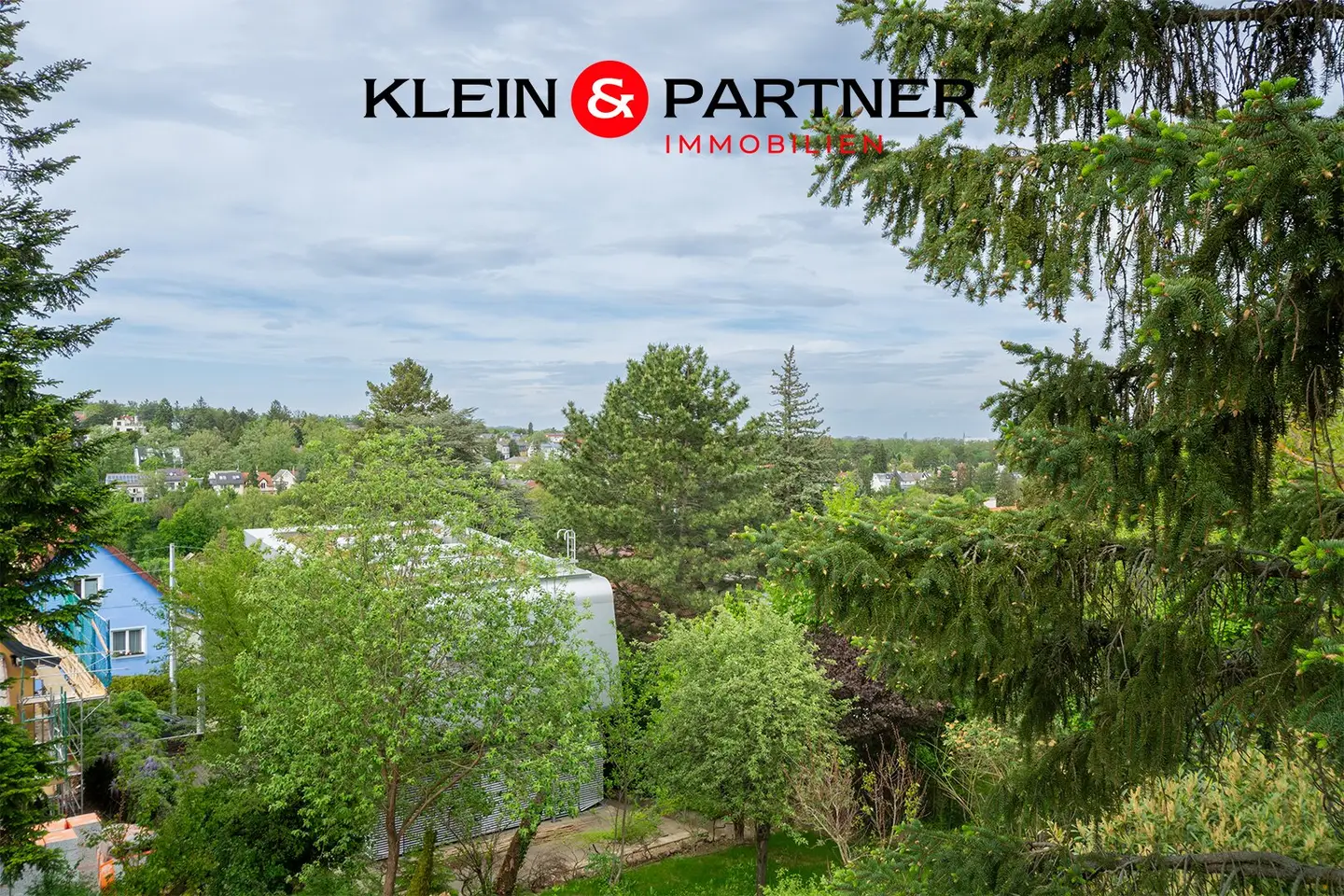 TRAUMHAFTES GRUNDSTÜCK MIT ALTBESTAND, POOL UND FERNBLICK