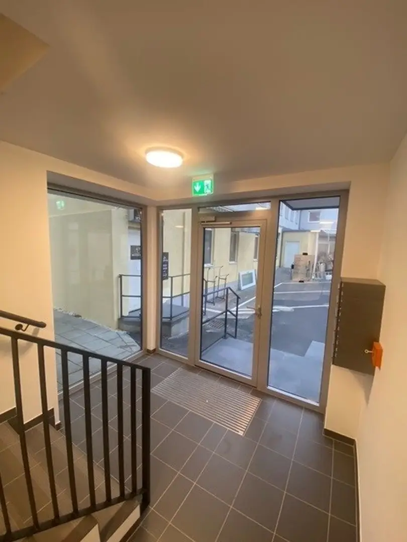 Helle neuwertige Wohnung barrierefrei mit Balkon