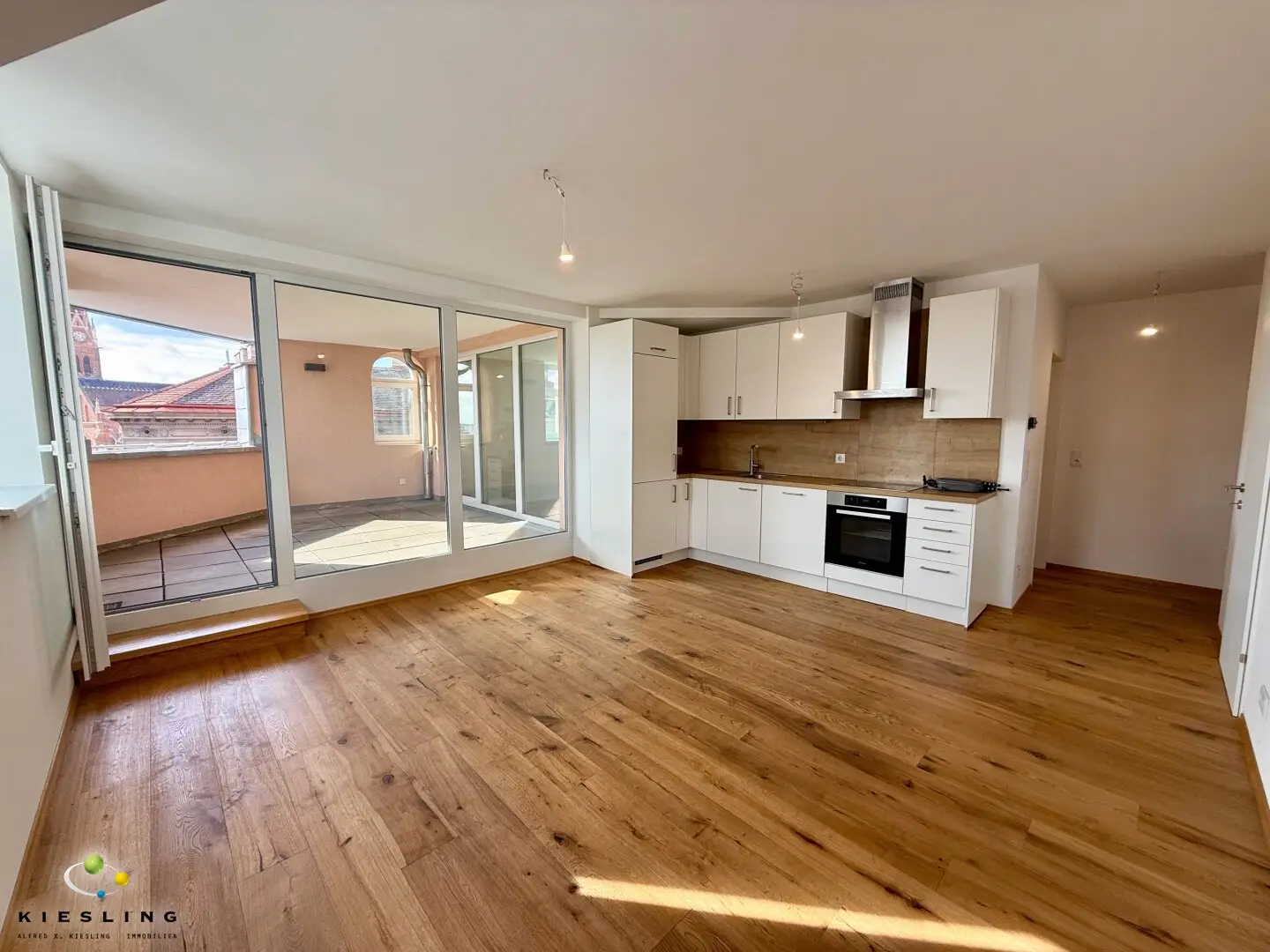 2-Zimmer-Wohnung mit Loggia &amp; Lift  |  1150 Wien - Nahe Meiselmarkt