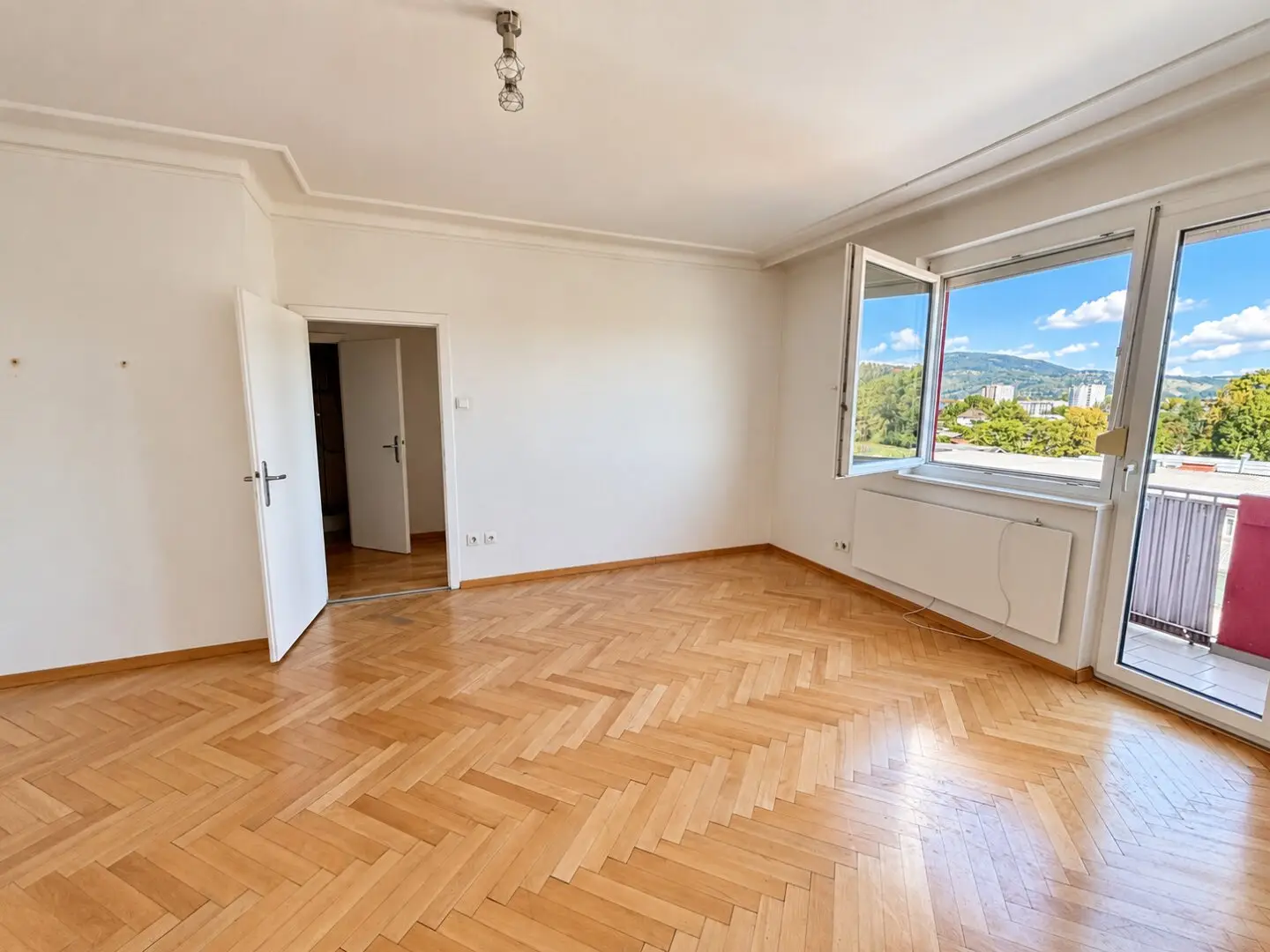 TOP POTENTIAL in Graz-Gösting! Bright 2-room apartment with balcony and panoramic view