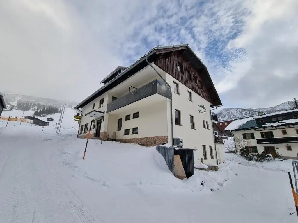 Attractive hotel property directly on the ski slope in the Styrian ski area