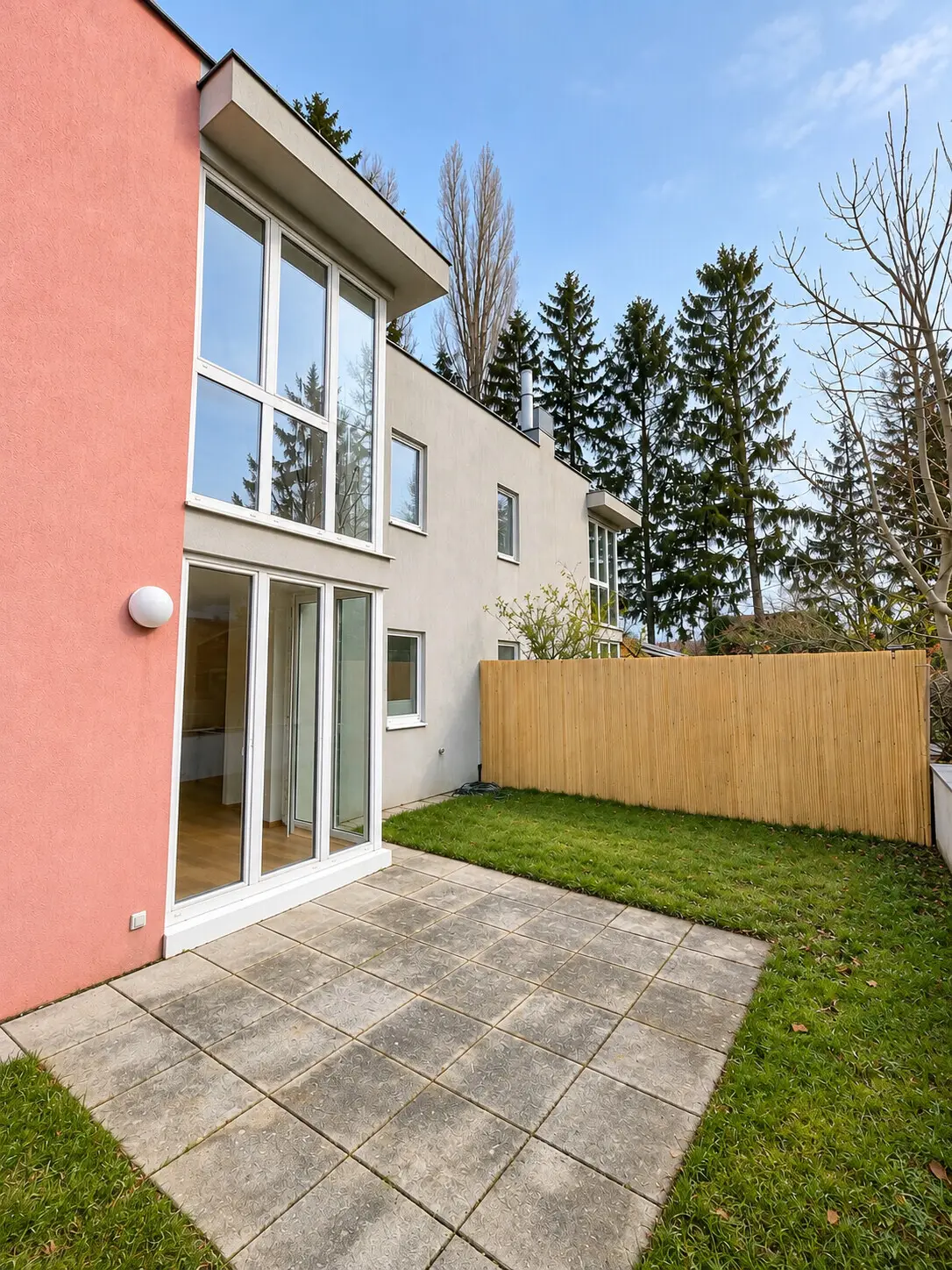 Sonnige Erdgeschosswohnung mit Privatgarten haustierfreundlich