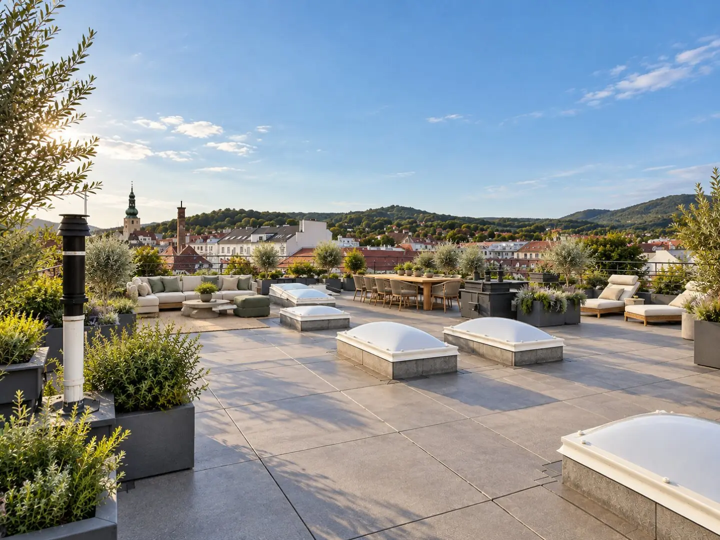 Große Dachterrasse mit Panoramablick