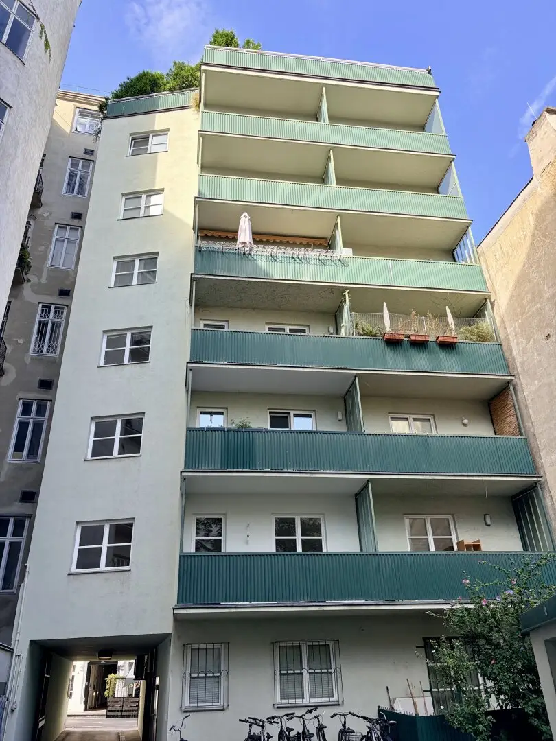 1080 Wien / Nähe Altes AKH / Schönbornpark - ERSTBEZUG nach Sanierung - TOPLAGE - wunderschöne 3 Zimmer Wohnung mit hofseitigem Balkon!