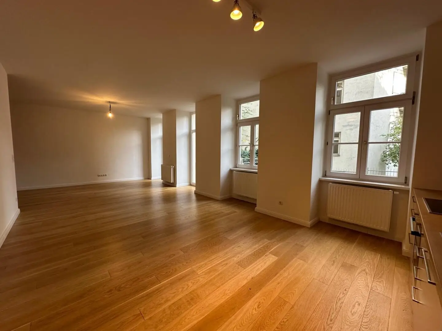 LOFTARTIGE, neuwertige Stilaltbauwohnung mit Terrasse und  Eigengarten!