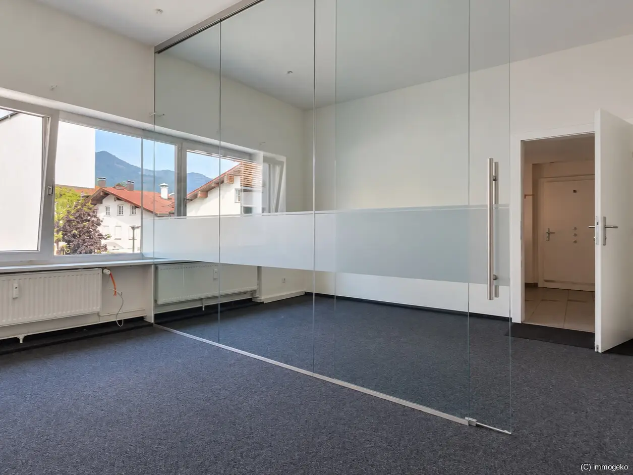 Zentral gelegene Wohnung mit Bergblick und kompakter Struktur