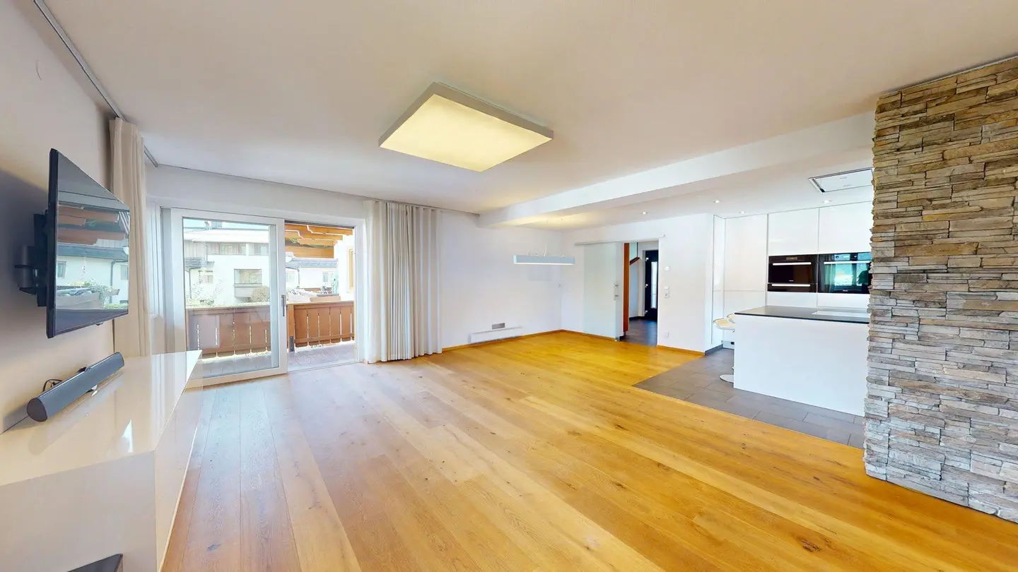 Maisonettewohnung mit überdachten Balkonen nahe Zentrum
