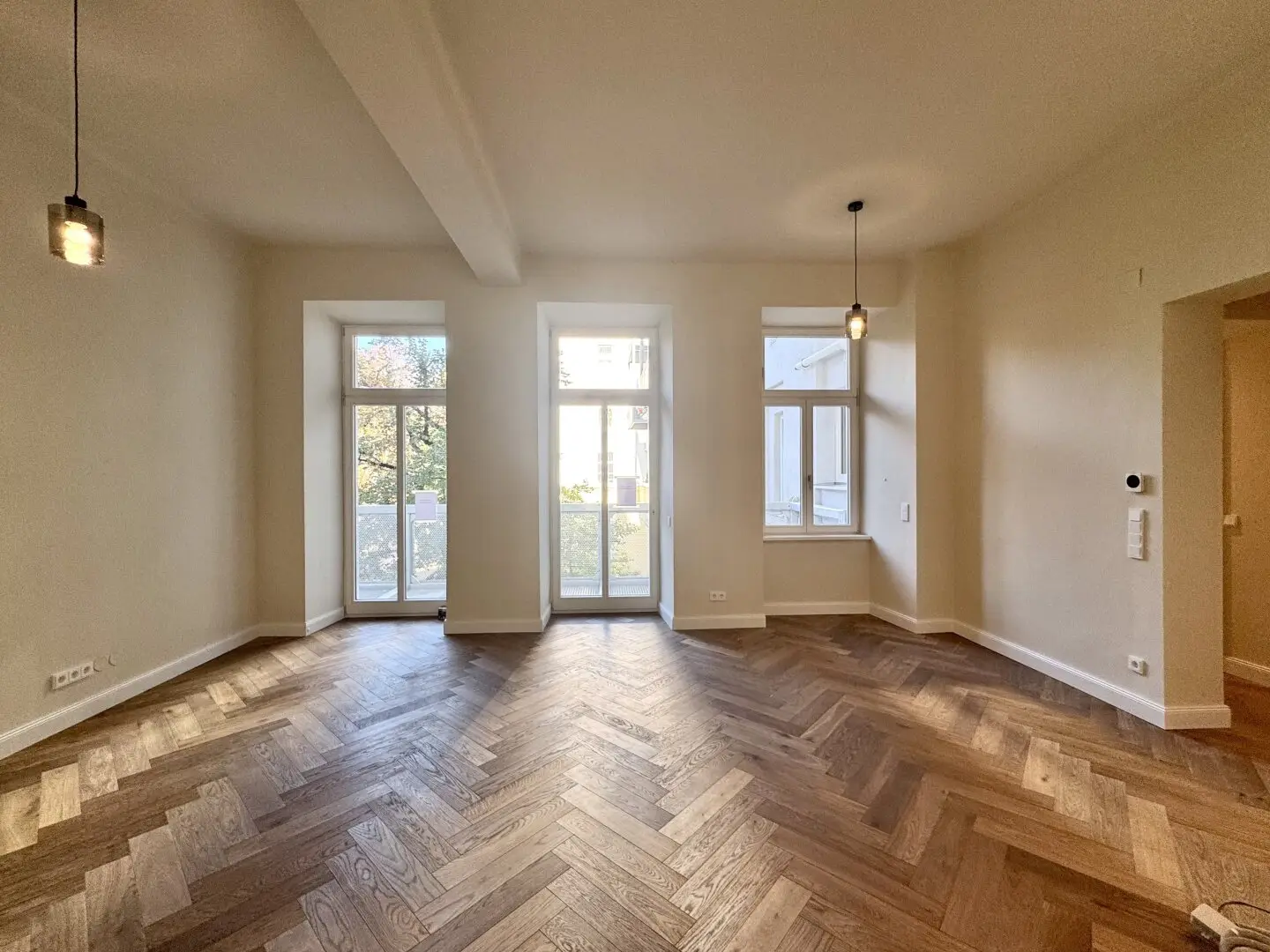 Wohnküche mit Balkon