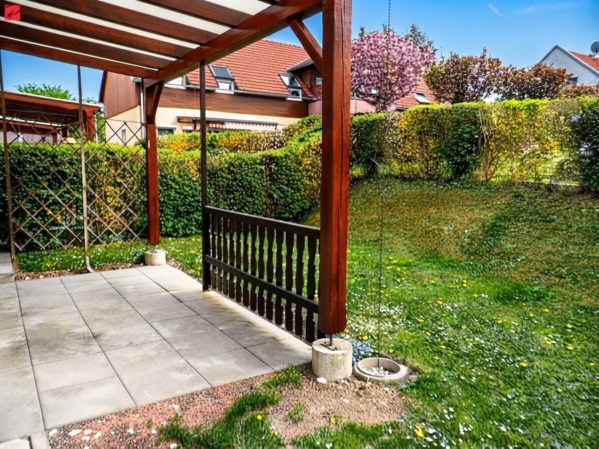 Gepflegte Gartenwohnung mit überdachter Terrasse