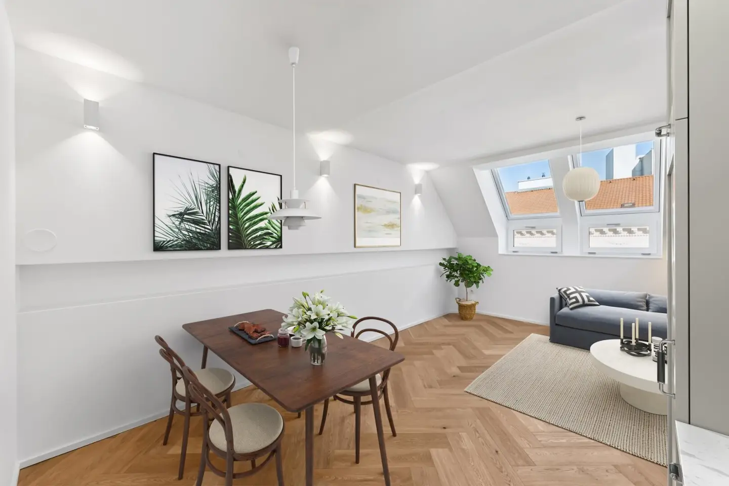 Kleiner aber feiner Erstbezug: Dachgeschosswohnung mit überdachter Terrasse auf Wohnebene