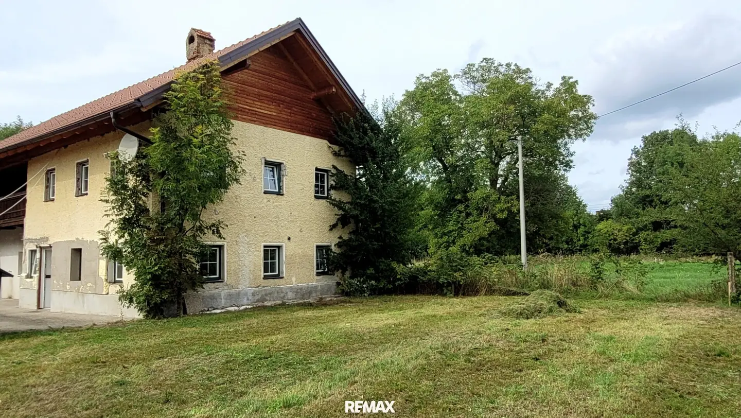 Bestehendes Wohnhaus mit großzügigem Grundstück– viel Raum für individuelle Gestaltung