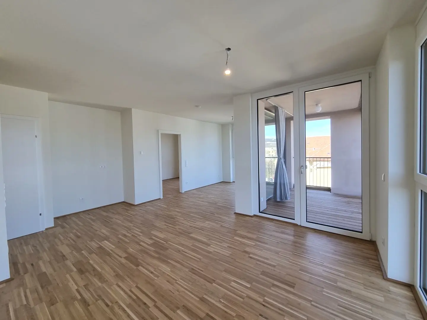 Lichtdurchflutete Wohnung mit Murblick und Loggia