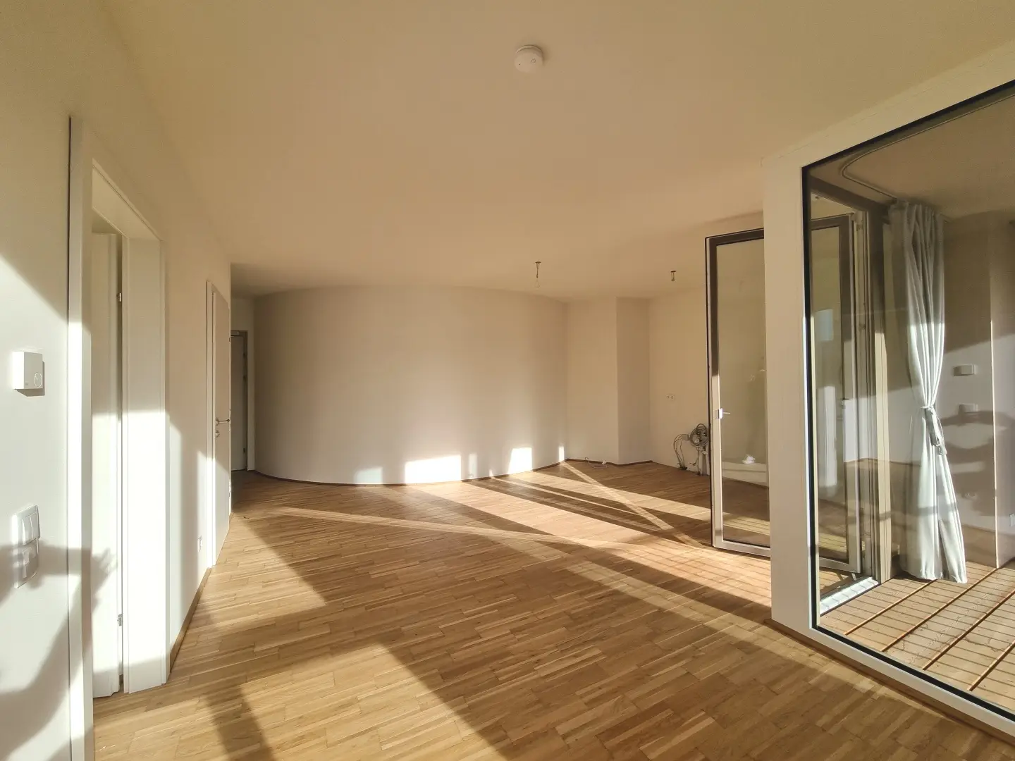 Nachhaltige lichtdurchflutete Wohnung mit Loggia
