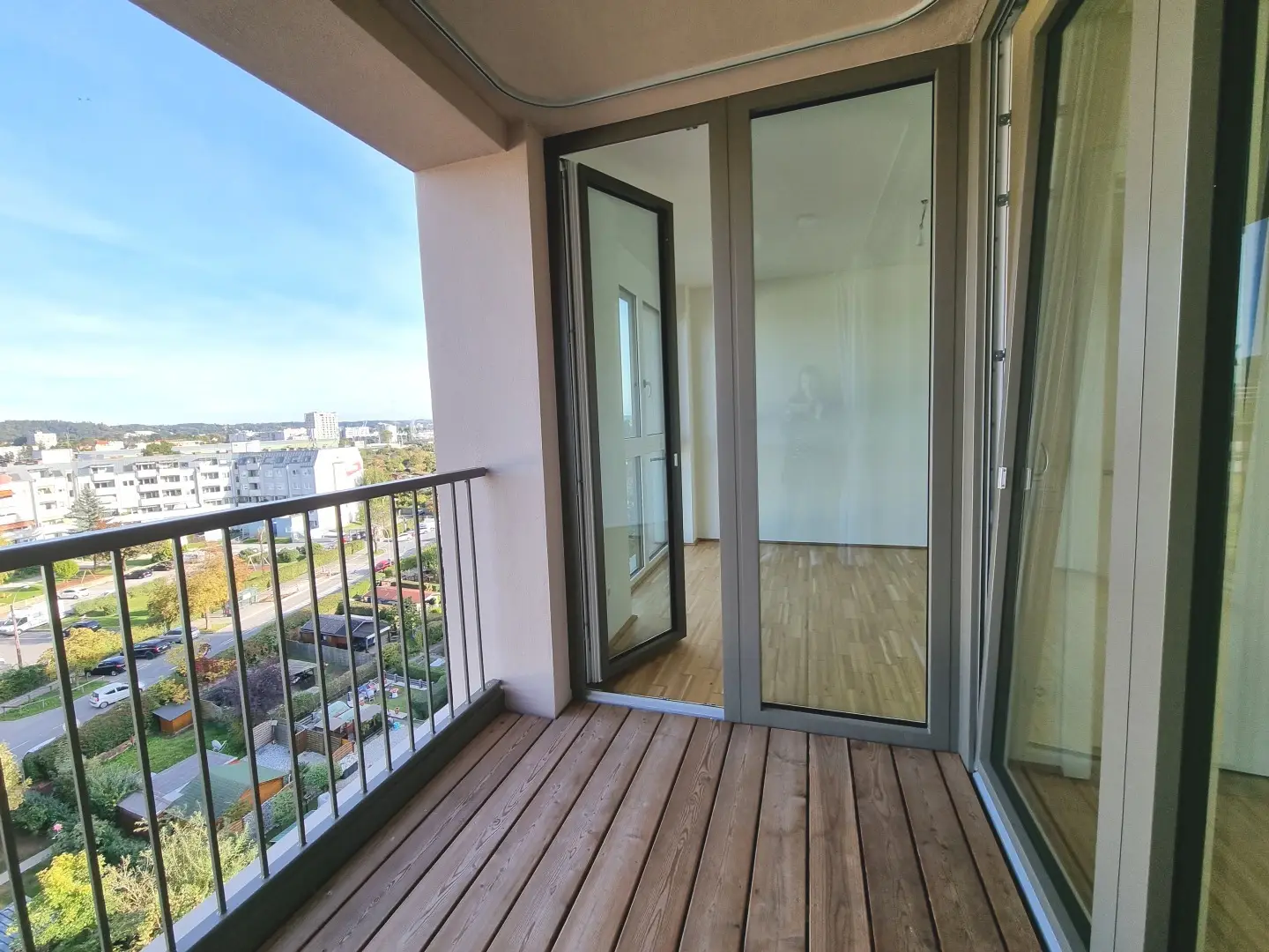 Nachhaltige lichtdurchflutete Wohnung mit Loggia