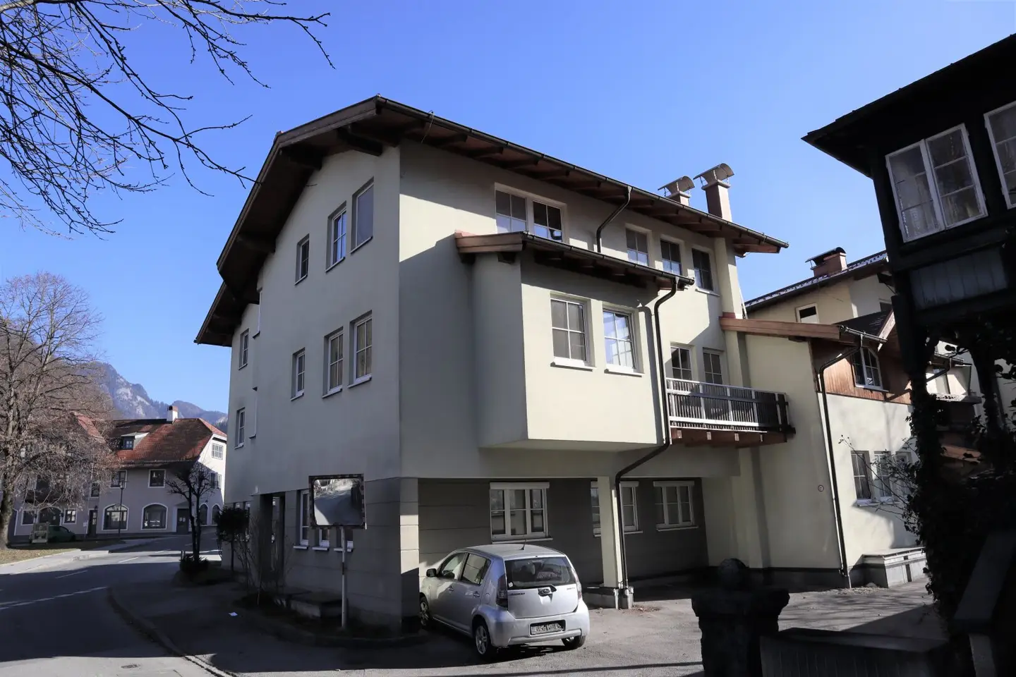 2-ZIMMER-BALKON-WOHNUNG MIT TIEFGARAGE
