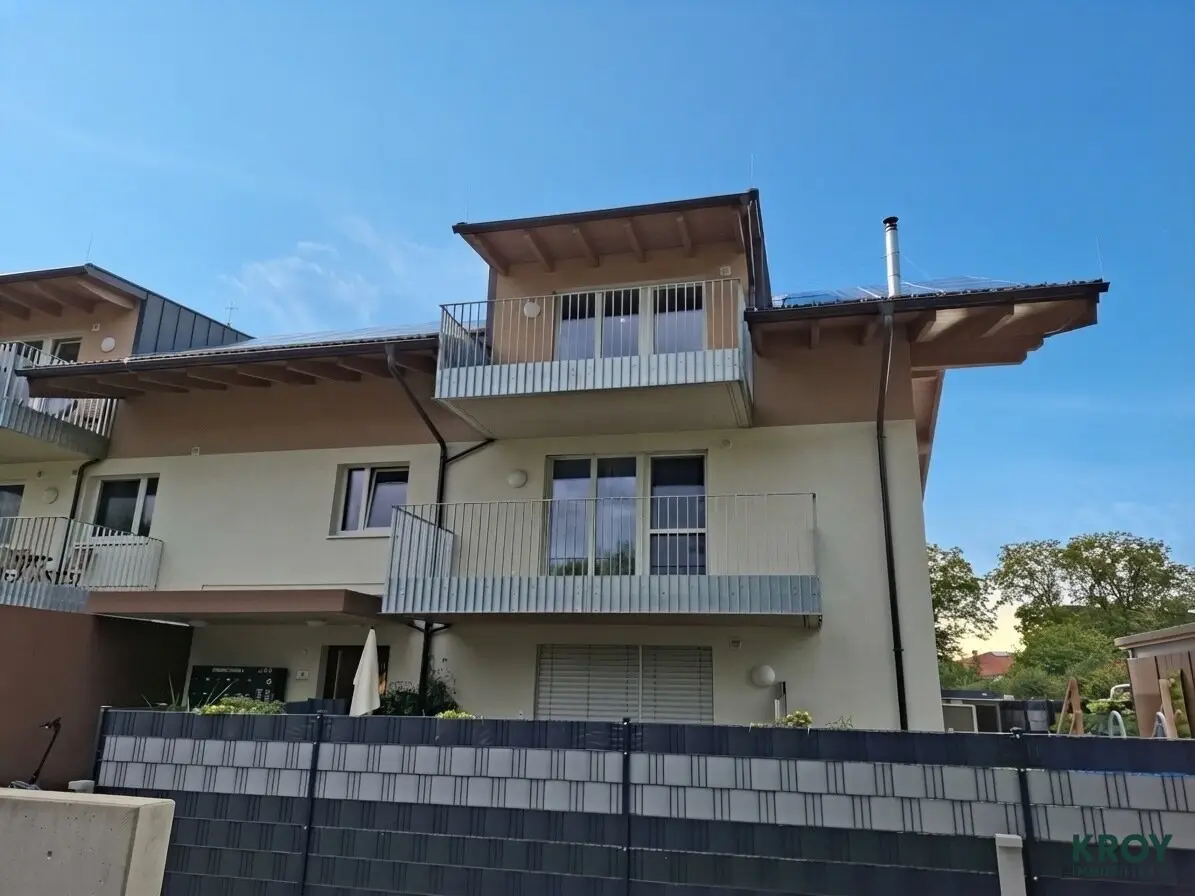 Moderne 2-Zimmer-Dachgeschosswohnung mit Balkon in Anthering