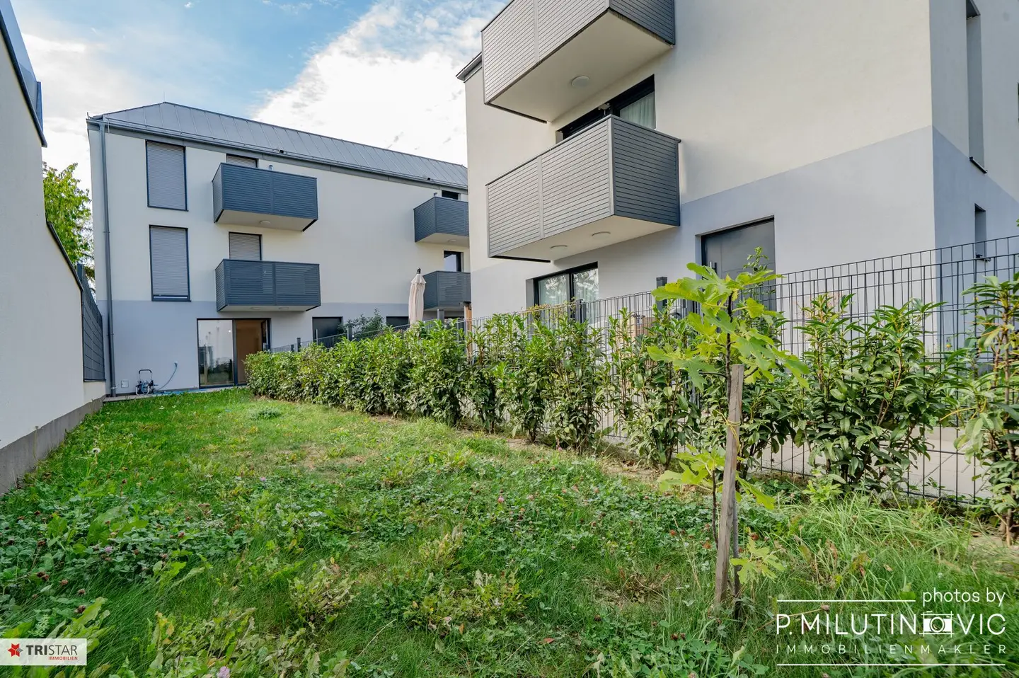 2331 Vösendorf ++ Erstbezug++Familienfreundliches Wohnen in Vösendorf – moderne Doppelhaushälfte mit viel Freiraum++2 Terrassen++4 Balkone++ Gesamtnutzfläche: ca. 240 m²++Optional: 2 KFZ-Stellplätze