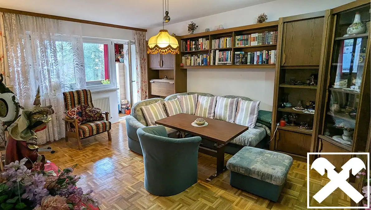 Helle Wohnung mit Loggia und eigenem Pkw Stellplatz
