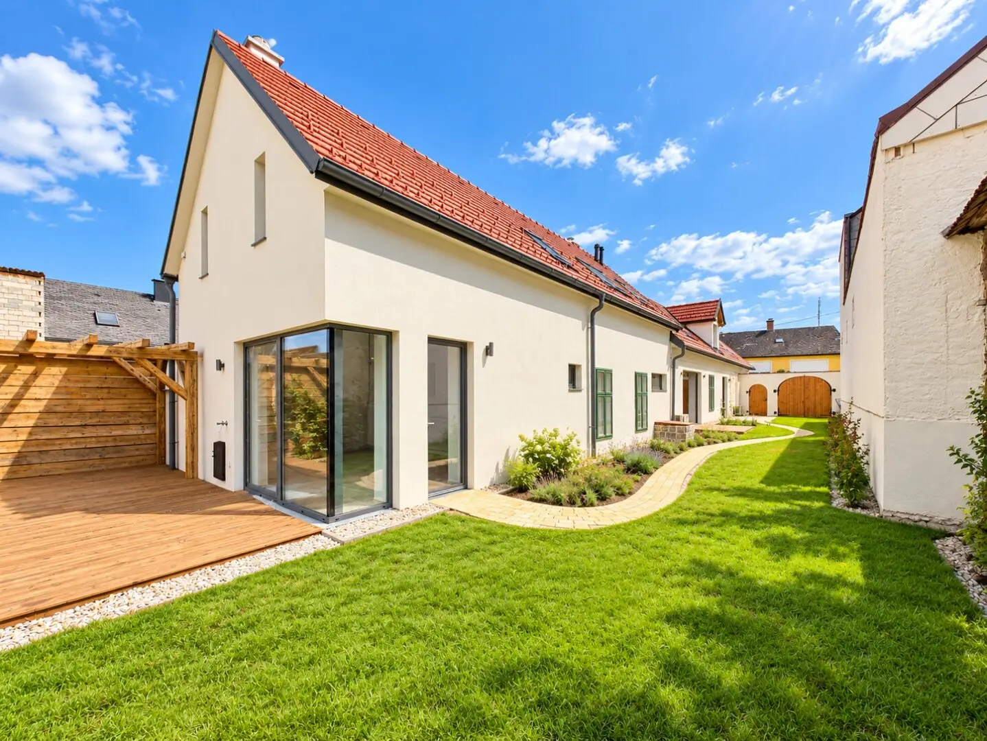 Kernsanierter Streckhof in Purbach - 669 m² Grundstück, 2 Wohneinheiten, Innenhof &amp; eigener Brunnen