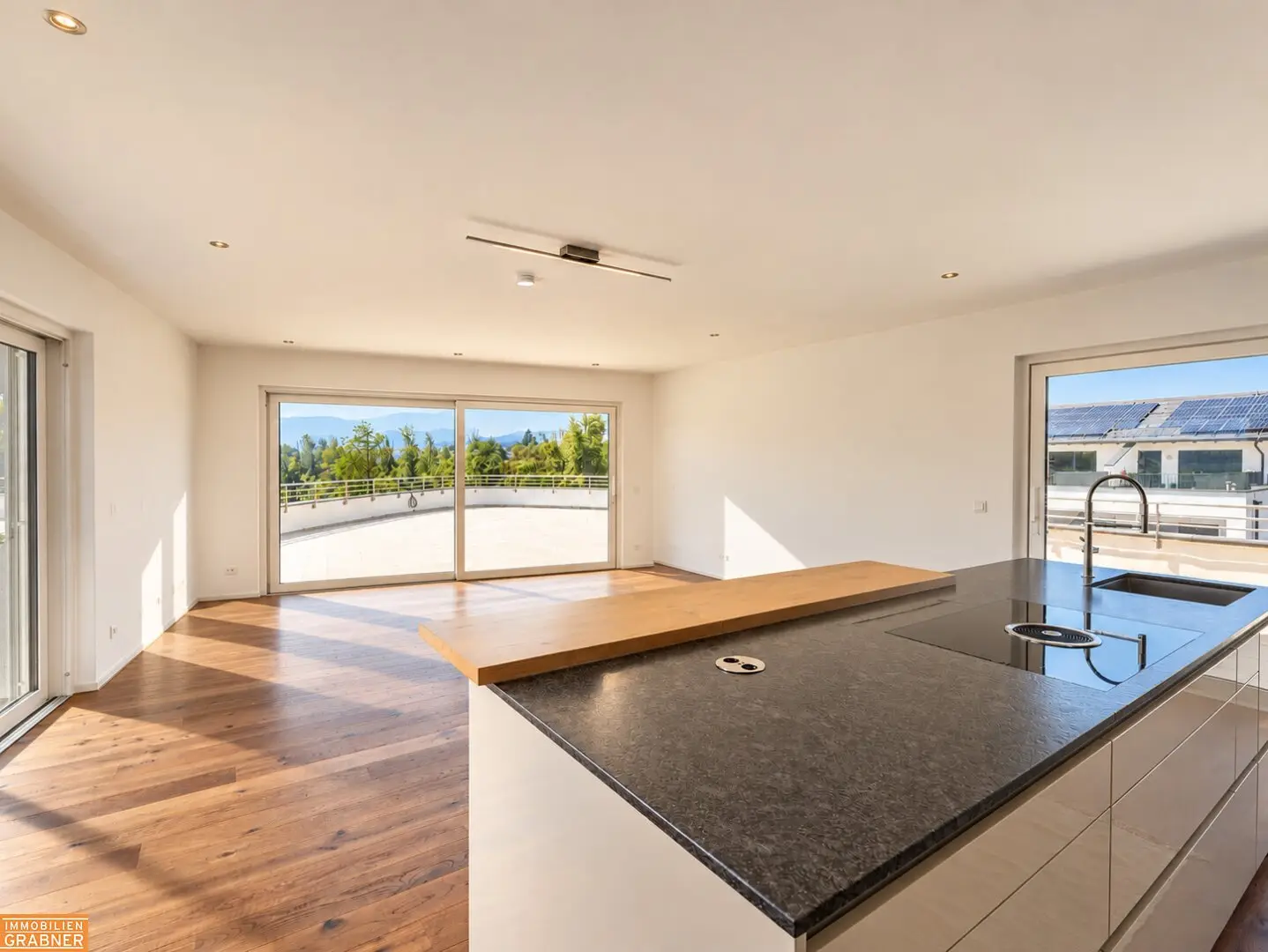 Exklusives Penthouse mit 180 m² Dachterrasse und Traunsteinblick