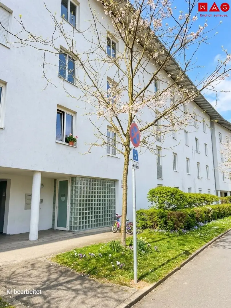 Plenty of space to feel at home – 3-room apartment with loggia and underground garage in Linz-Ebelsberg Attention the apartment will be renovated in November 2026