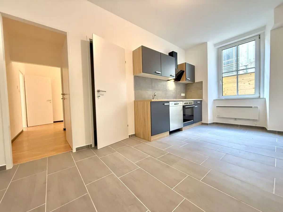 Modernisierte Erdgeschosswohnung mit Einbauküche