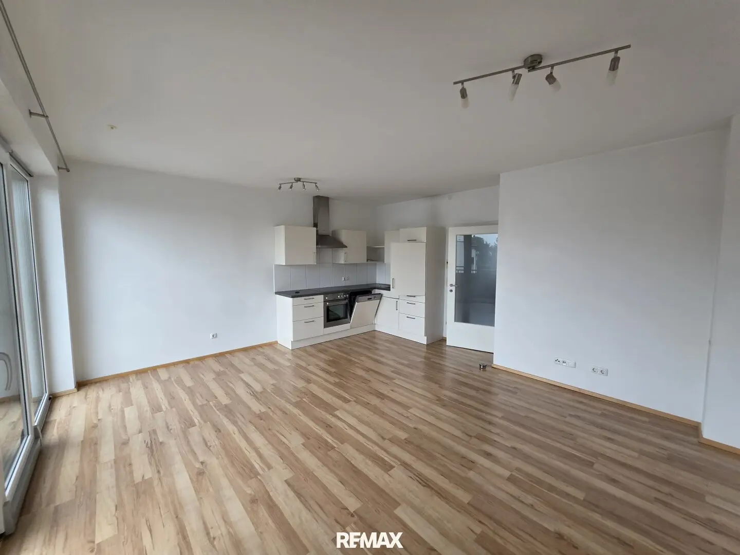 Moderne 2-Zimmer-Wohnung mit Loggia in zentraler Lage