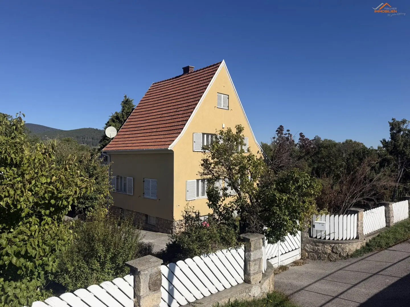Wohnhaus mit vielseitigen Nutzungsmöglichkeiten in Grafenbach-St. Valentin