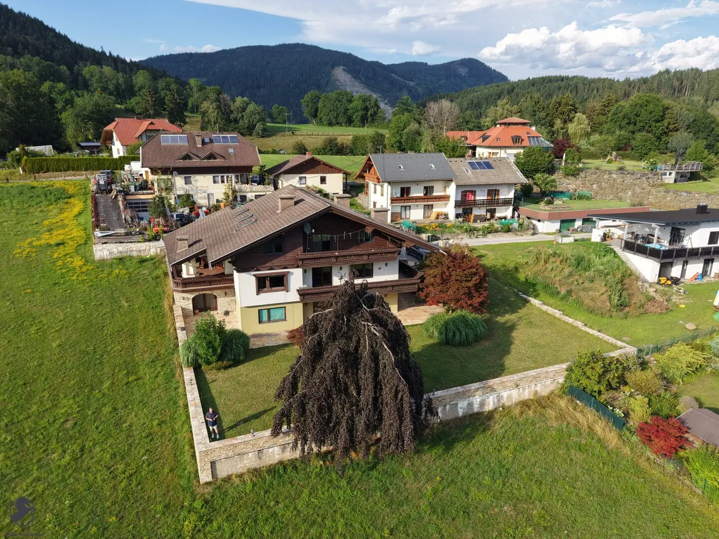 The View – spacious property with three residential units and panoramic view in St. Urban