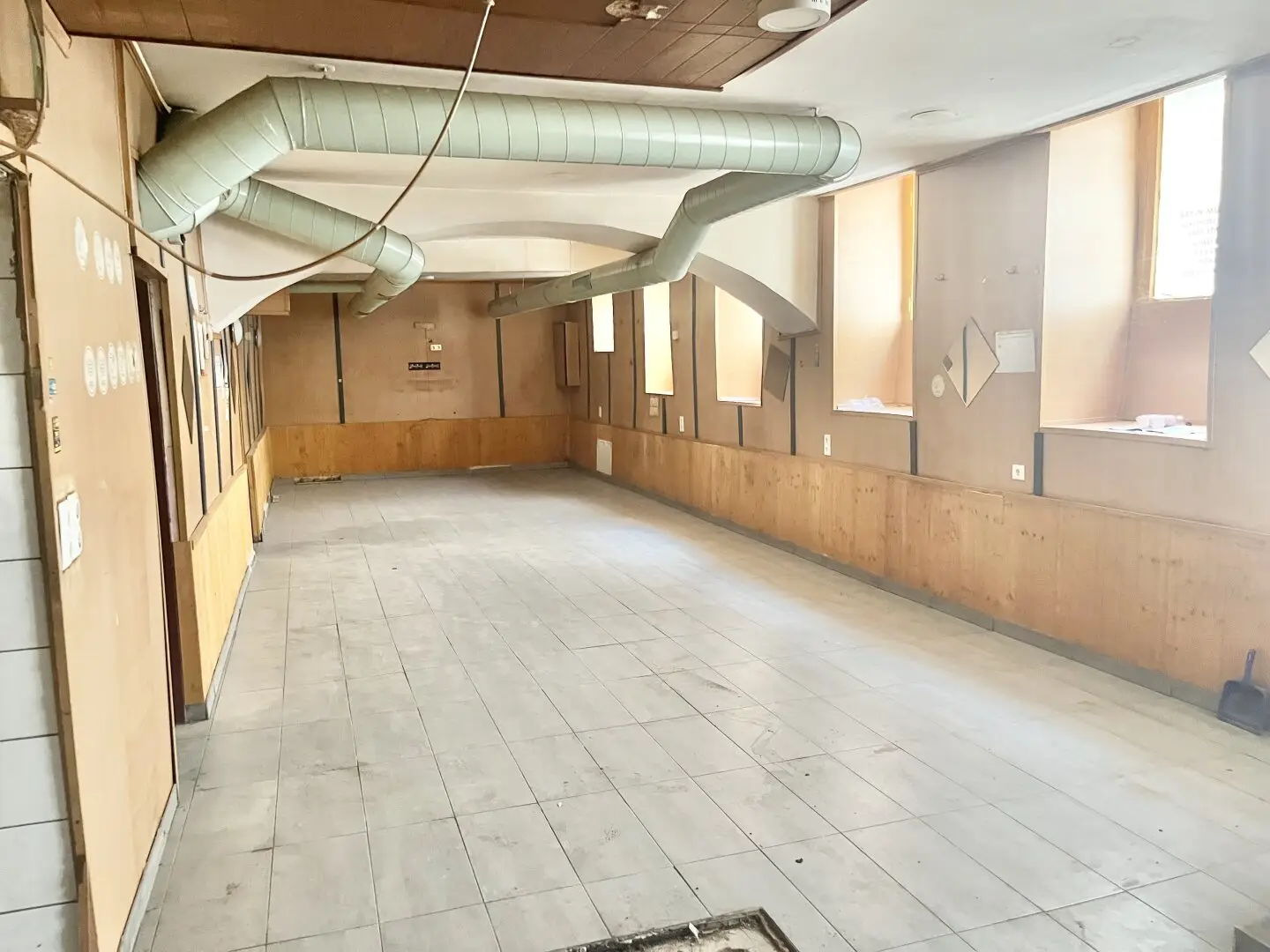 PROVISIONSFREI ! Ca. 90 m² große Lagerräumlichkeiten zur Anmietung, unbefristet!