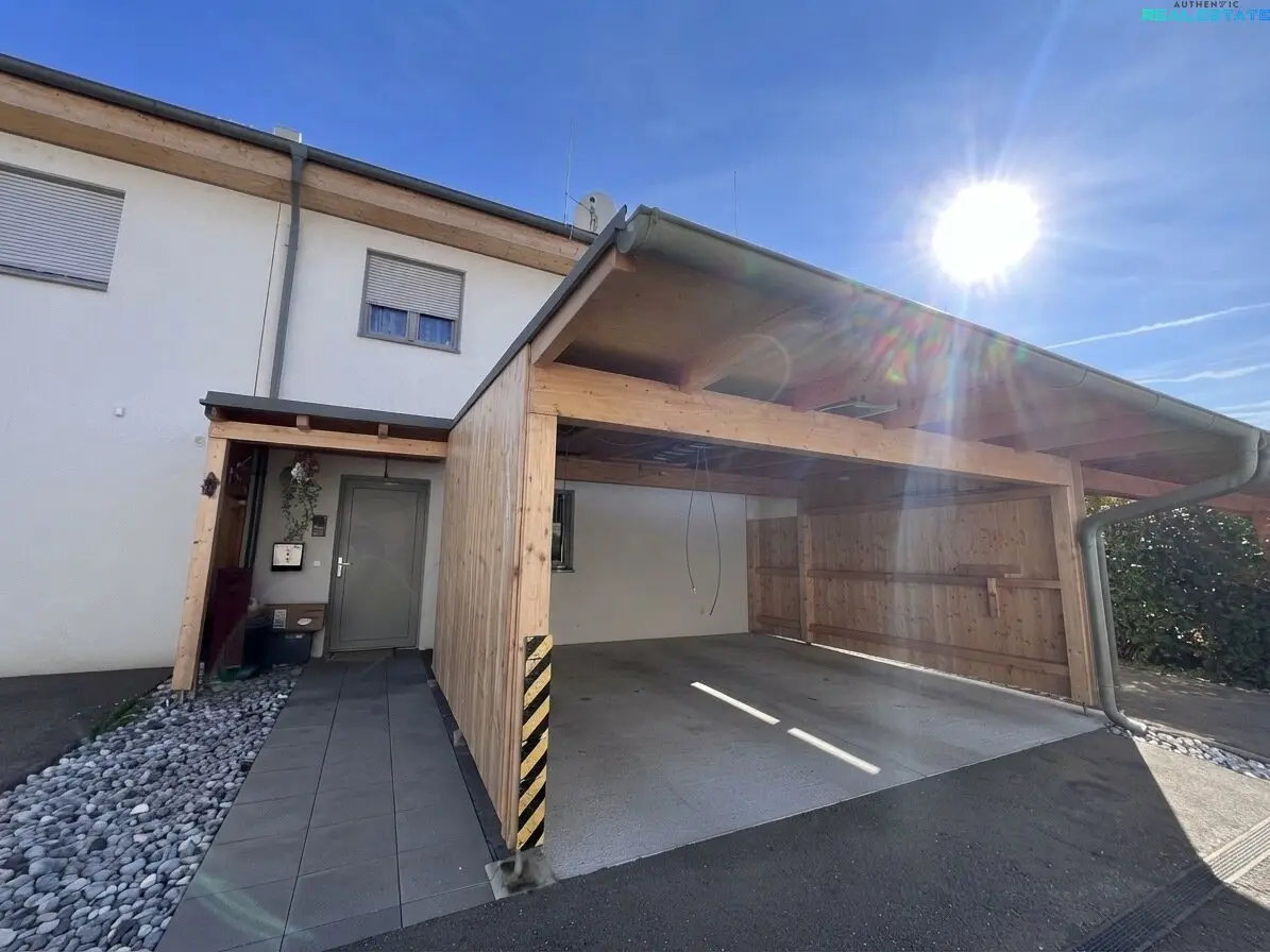 Modernes Reihenhaus in Etsdorf: 124 m², 4 Zimmer, Garten &amp; 2 Stellplätze