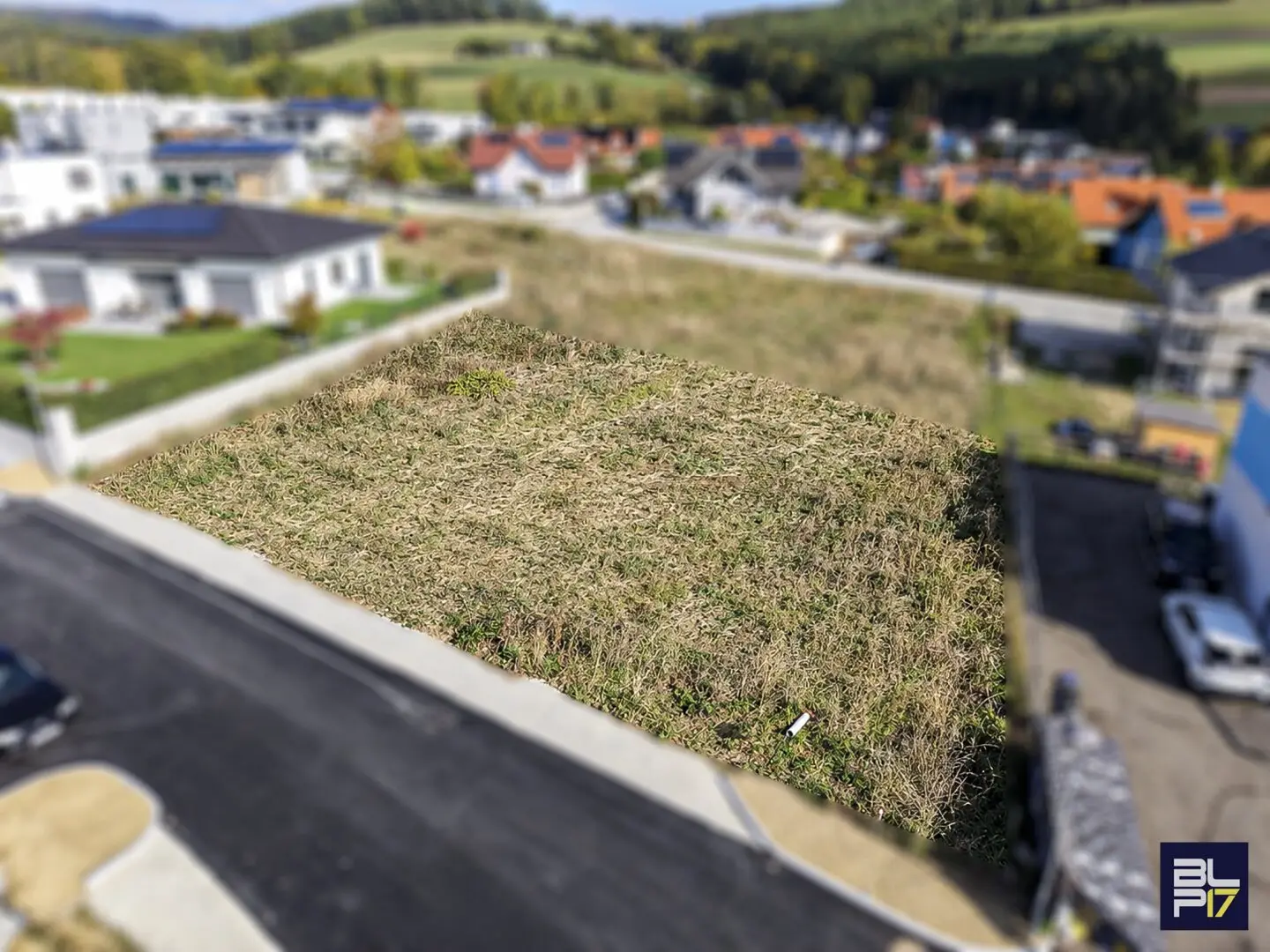 Sonniger Baugrund mit Weitblick in Krumbach – voll aufgeschlossen in ruhiger Siedlungslage