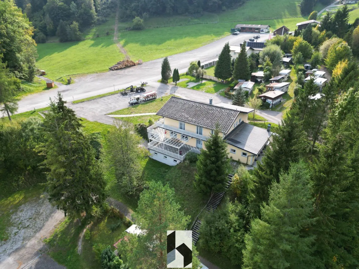 Ferienwohnung auf großem Areal mit Camping