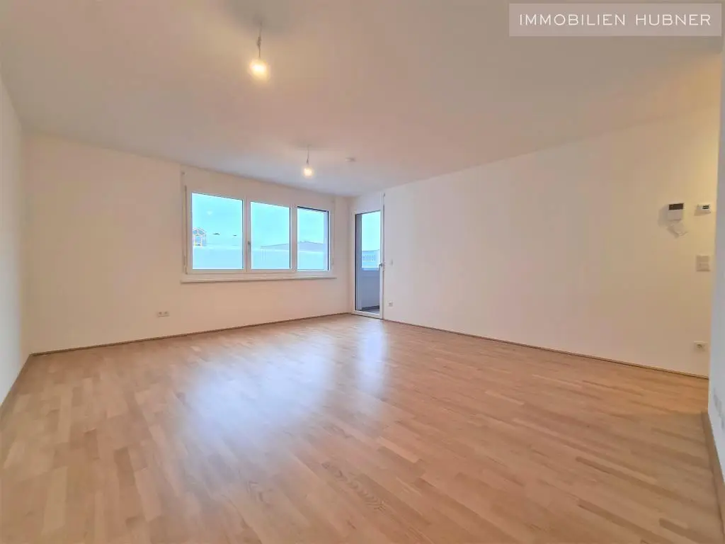 Helle Neubauwohnung mit Loggia und guter Infrastruktur