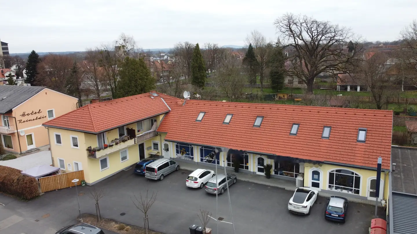 Accessible apartment with large windows and parking