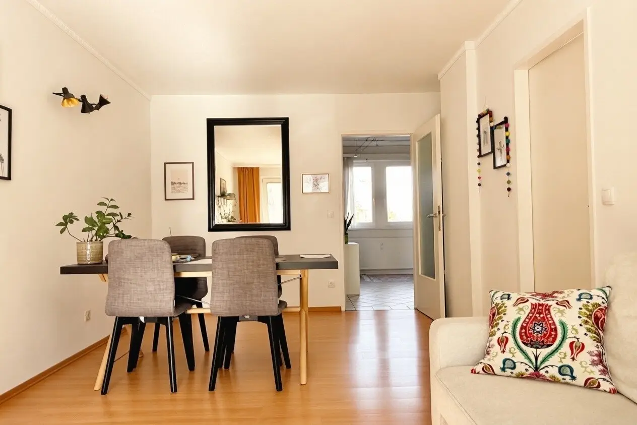 Sehr gepflegte 2-Zimmer-Wohnung mit Loggia