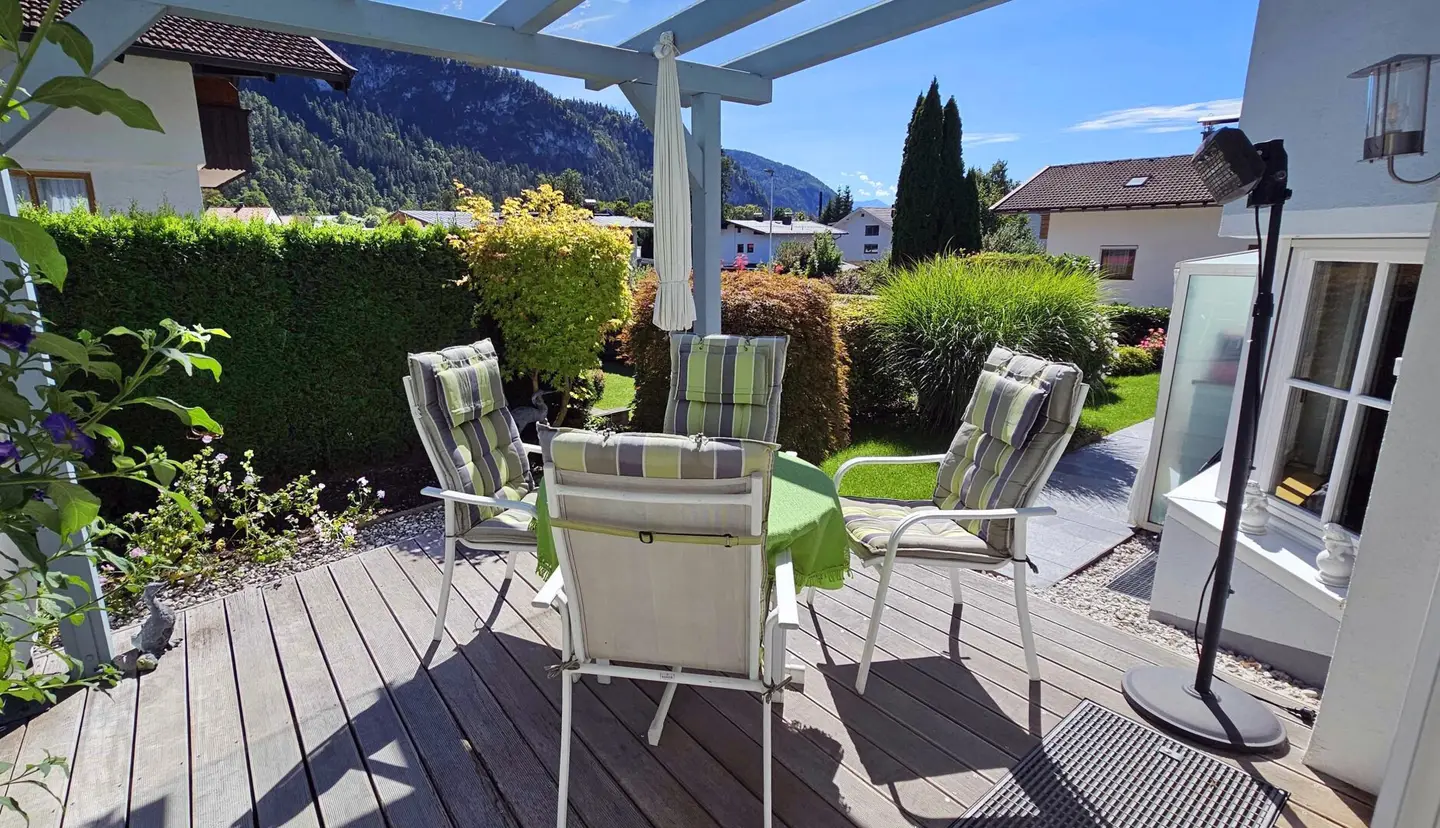 Sonnige Terrasse 1 im Süden, Sonniges Einfamilienhaus mit Doppelgarage