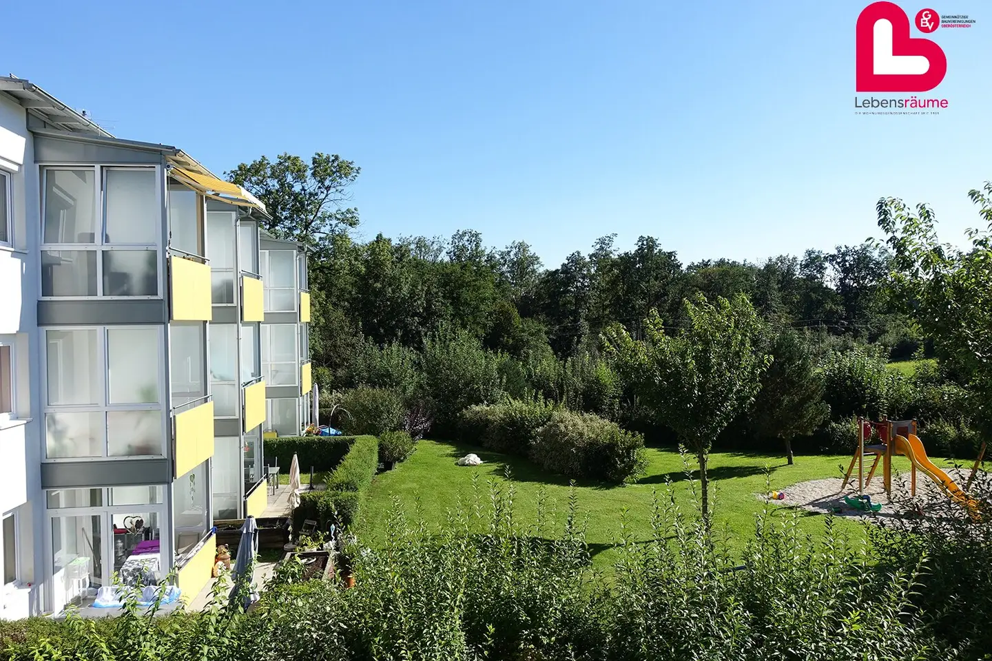 Great 3-room apartment in Weichstetten with loggia and underground parking space