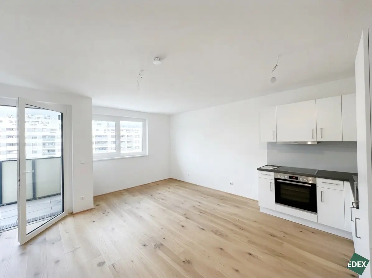 Beautiful 2-room apartment with balcony near U3 | LIVING IN ST. GOTTHARD
