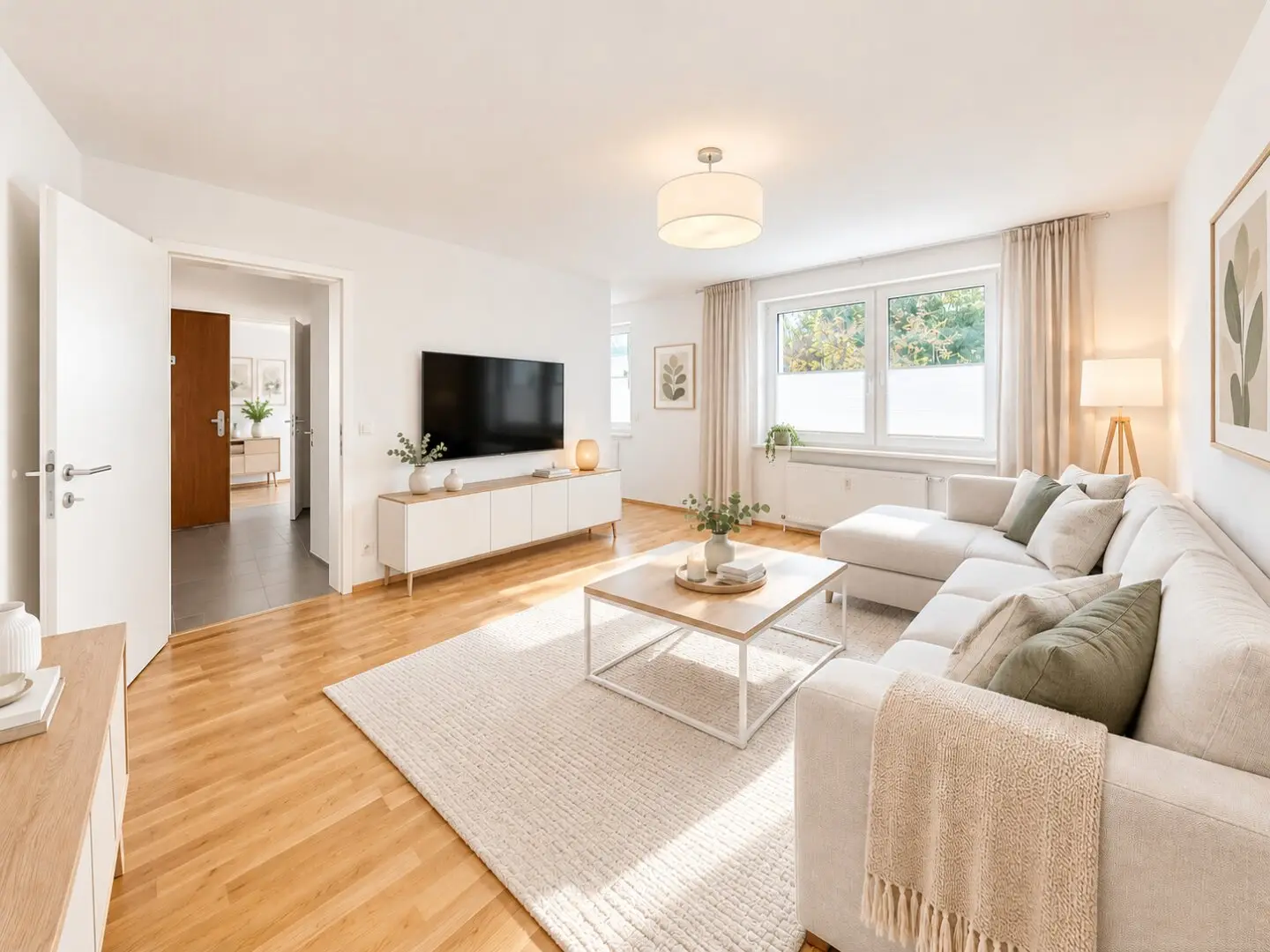 Like-new 2-room apartment with open kitchen and elevator in prime residential location