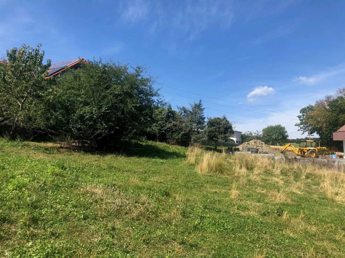 Sonniges, unbebautes Baugrundstück mit etwas Aussicht in Breitenfurt West