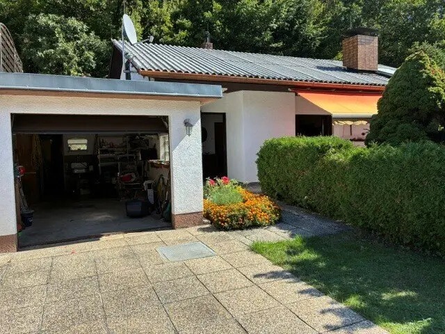 Klein, fein und mit viel Potenzial - gepflegter Bungalow mit sonnigem Garten, Gruberau